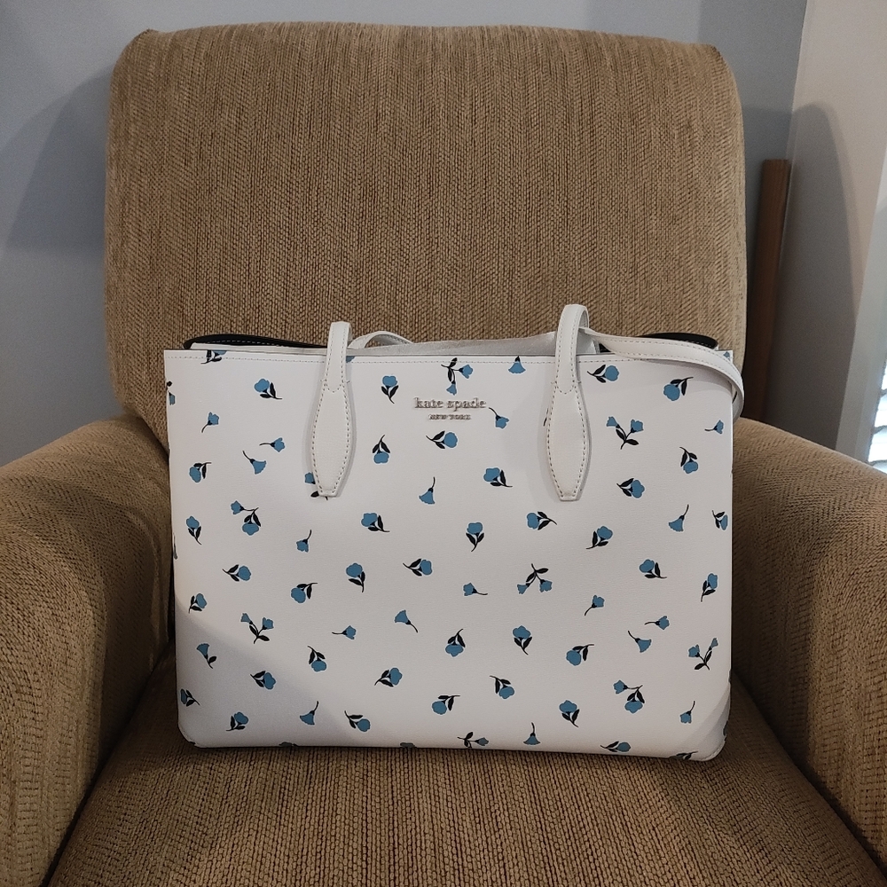 NWT Kate Spade All Day Dainty Bloom Tote w/wristlet